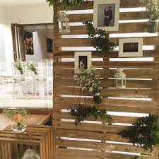 Model penyekat ruangan bersama dengan bilah kayu berwarna hitam ini terlihat amat kontemporer. Partisi Pembatas Ruangan Kayu Jati Belanda Model Rustic Walldrop Backdrop Lamaran Tunangan Shopee Indonesia