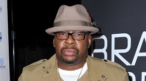 Wir haben tausende von fotos, die wir hinzufügen werden. Bobby Brown Slams Kanye West S Bad Taste Usage Of Whitney Houston Bathroom Photo Entertainment Tonight