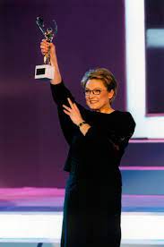 Jak niebezpieczne są zabawy w oceanie, przekonała się krystyna czubówna (65 l.). Krystyna Czubowna Telekamery 2021