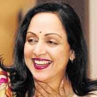 Thoda bhi acting kar liya saree pehen ke, you end up getting awards