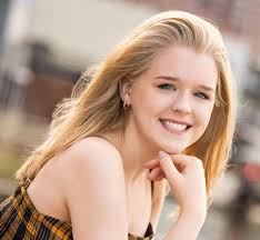 Abby Moore's Instagram, Twitter & Facebook