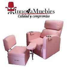 #reservaciones 0991651943 ☎ 2385281 separa con anticipación tu cita y no te estreses con el tráfico de la ciudad #estefanía tiene disponible parqueo gratis para tu comodidad. Poltronas Manicure Anuncios Junio Clasf