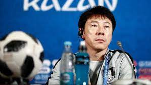 Hal itu terlihat dalam dua laga uji coba ketika timnas indonesia menelan kekalahan beruntun. Salary For Indonesian National Coach Tae Yong Under Milla