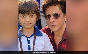 Shah rukh khan's son abram khan makes cute faces as he learn how to do voting still haven't subscribed to pop diaries. Shah Rukh Khan S Tweet For His Gold Medal Son Abram Will Melt Your Heart