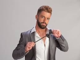 Ex-actor porno gay se postula para alcalde en un pequeño pueblo español