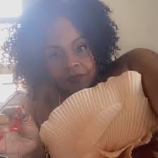 Yeah i neeed my arms did asap 😂😂🤣🤣🤣🤣🤣🤣 i ain't even gonna lie im  excited to see this part right here cause @diamondthebodyy know she was  wrong for talking bout my arms