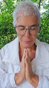 Quem é Max Tovar, a xamã de Anitta