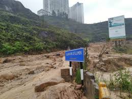 Yelah sebab dekat dengan genting theme park kan. Landslide Hits Road In Genting Road To Amber Court Apartments Cut Off Updated The Star