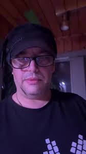 goin live got some more acid break tracks to mix!