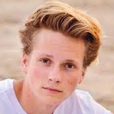 Tammy Bowdish's Instagram, Twitter & Facebook