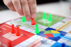 Si queréis desfogar podéis destruir desde casa alguna que otra horda de zombis con este inmersivo juego de mesa, ¡siempre luchando equipo jugón! 12 Juegos De Mesa Que Puedes Hacer Por Ti Mismo En Casa Life Computerhoy Com