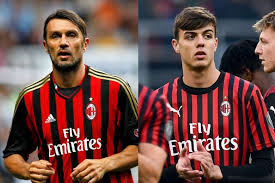Cesare ve paolo maldini'den sonra maldini ailesinin ac milan için top koşturan son futbolcusu 17 yaşındaki daniel maldini oldu. Paolo Maldini And His Son Daniel Welcome To Football Flakes