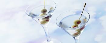 Tuttavia, con il passare degli anni la ricetta mutò, fino a sfociare in un drink più secco. Martini Cocktail Storia Classe Cultura Tutto In Un Bicchiere Con Cui Stupire Gli Amici Ilgin It