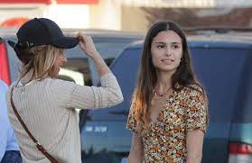 La única hija de Emma García cumple 18 años: fotos de Uxue, guapa, alta y  muy vasca