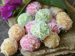 Jangan terus goreng tau kuih bom yang dah siap dimasukkan inti. Onde Onde Kuih Wajib Berbuka Puasa