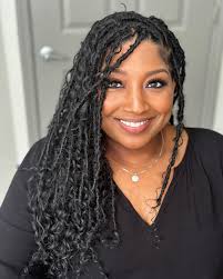 Armpit length bohemian locs with Christy curl. #bohemianlocs #atlstylist  #bohemianbraids #braidsgang #protectivestyles