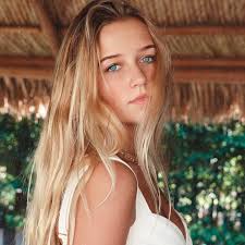 Marla Fay's Instagram, Twitter & Facebook