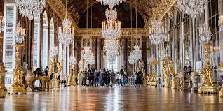 Experience versailles invites you to live two historical events that took place at the palace of versailles : Le Chateau De Versailles Se Deconfine Sur Tiktok Le Point