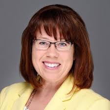 Janice Pettit's Instagram, Twitter & Facebook