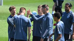 Jun 19, 2021 · deutschland bei der em 2021: Fussball Em 2021 Disput Zwischen Uefa Und Joachim Low Vorm Spiel Deutschland Vs England Der Spiegel