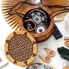 Fleur De Vie Boite Spirituel Anuanua Boite Fleur De Vie Anuanua Fr L'arbre de vie est un symbole universel intemporel, de par ses racines il fait référence à un sentiment d'ancrage. fleur de vie boite spirituel