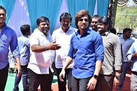 The central bureau of investigation arrested kampli mla th suresh babu here on thursday in connection with the illegal export of 3.5 million tons of iron ore worth rs250 crore that was confiscated from belekeri port near karwar. T H Suresh Babu Abimani T H Suresh Babu Abimani Balaga Facebook