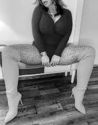 Hairy amater girl Valentina