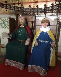 Education In Russia Ancient Rus Was One Of The Early Royal Clothing In Kyivan Rus In The 10th 11th Century Modern Reconstructions Of Costumes Royal Clothing Slavic Clothing Century Clothing