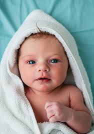 I'M LOOKING FOR AN OLD, VERY, SHORT, BUT BEAUTIFUL NAME FOR A GIRL FROM THE  BIBLE.