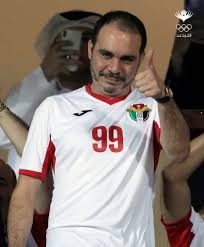 أدى اليوم السبت الموافق 17 يوليو ، الأمير علي بن الحسين اليمين الدستورية اليوم نائبا للملك عبد الله الثاني، وذلك حسب ما اشارت تقارير صحافية. Ø¬Ùˆ 24 Ø´Ø§Ù‡Ø¯ ÙØ±Ø­Ø© Ø§Ù„Ø£Ù…ÙŠØ± Ø¹Ù„ÙŠ Ø¨Ù† Ø§Ù„Ø­Ø³ÙŠÙ† Ùˆ Ø§Ù„Ø¬Ù…Ø§Ù‡ÙŠØ± Ø§Ù„Ø£Ø±Ø¯Ù†ÙŠØ© Ø¨Ø¹Ø¯ ÙÙˆØ² Ø§Ù„Ù†Ø´Ø§Ù…Ù‰ Ùˆ ØªØ£Ù‡Ù„Ù‡ Ù„Ù„Ø¯ÙˆØ± Ø§Ù„Ø«Ø§Ù†ÙŠ ÙÙŠØ¯ÙŠÙˆ
