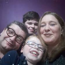 gillian Roberts (@gm_mcd)