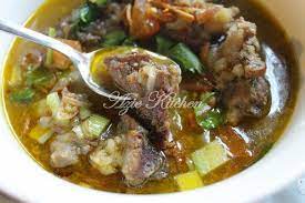 Sop tulang sapi jadi salah satu menu andalan yang bisa kamu sajikan sebagai masakan yang menggugah selera. Sup Tulang Yang Sangat Sedap Azie Kitchen