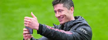 Robert lewandowski fc bayern munich football bundesliga germany portrait polish footballer football is a piece of digital artwork by nguyen van which was uploaded on january 8th, 2021. Ob44wq 8s3gk M