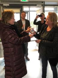 Officieel dag van de aanname van de verklaring van de staatssoevereiniteit genoemd. Minister Cora Van Nieuwenhuizen Bezoekt Project Buurtpreventie In Breda Breda Bndestem Nl