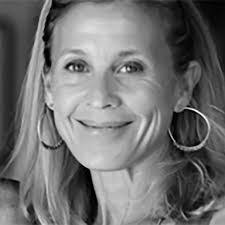 Meredith Bergman's Instagram, Twitter & Facebook