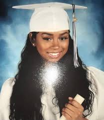 I Wish My Graduation Pic Was Snatched Like This Congrats Queen Senior Picture Makeup Senior Pictures Hairstyles Black Girl Makeup