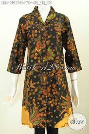 Tentu tampil formal dengan pakaian modern sehingga akan membuat anda lebih percayadiri. Baju Batik Wanita Kantor Terbaru Dress Batik Masa Kini Model Kerah Langsung Motif Bagus Proses Kombinasi Tulis Harga 165k Dr6800bt S Toko Batik Online 2021