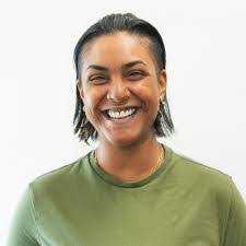 Tami Herrmann's Instagram, Twitter & Facebook