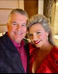 Kelli Bates's Instagram, Twitter & Facebook