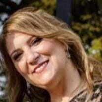 Lorraine Knight's Instagram, Twitter & Facebook