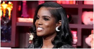 Audra Curry's Instagram, Twitter & Facebook