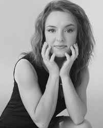 Hey hey! It's me!🫶🏽 Sharing a few photos from my branding session with  @olivethompsonphotography. Thank you friend! • • • #brandingphotography  #branding #brandingphotographer #personalbranding #photography  #portraitphotography #brandinginspiration ...