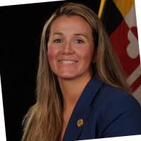 Amanda Grantham's Instagram, Twitter & Facebook