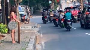 Live dinar candy lagi mandi dikolam renang. Tinggalkan Dinar Candy Di Kantor Polisi Nikita Mirzani Berpesan Begini