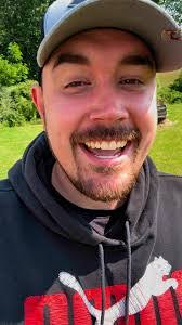 Lana Crane's Instagram, Twitter & Facebook