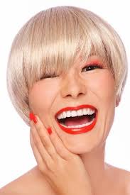 Suchen sie sich aus die beste frisur idee, die sich ihrem stil die bob frisuren mit pony stehen jeder haarfarbe. Blonde Bob Frisur Fur Kurze Haare Kurzhaarfrisuren Mit Pony