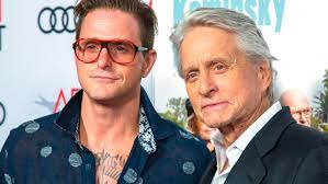 Jun 10, 2021 · michael douglas über den auszug seiner kinder: Michael Douglas Hat Angst Um Seine Kinder Mit Catherine Zeta Jones