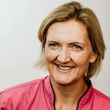 Natasha Yates's Instagram, Twitter & Facebook