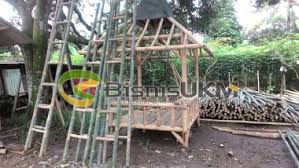 23 desain kandang kambing dari bambu rekomendasi. Kerajinan Saung Bambu Makin Dilirik Masyarakat Perkotaan