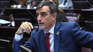 Esteban bullrich contó que debe aprender a hablar de nuevo. La Lucha De Esteban Bullrich Su Hija Tuvo Una Enfermedad Severa